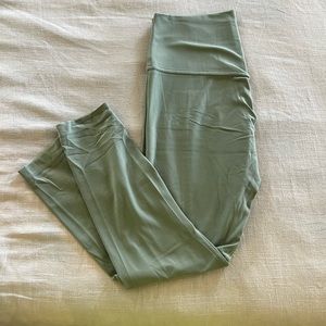 Lululemon Leggings 7/8 length Like New Condition - Sage Green Size 10